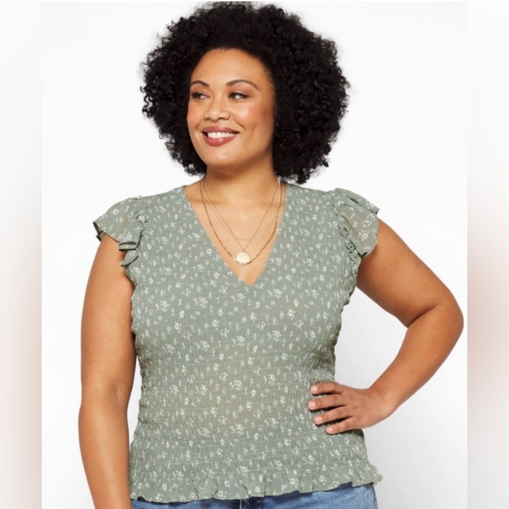 NWT Madewell Lucie V-Neck Smocked Top in Cottage Garden, Size 28W, green boho